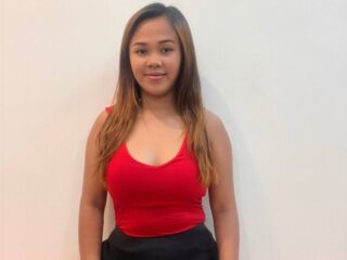 girl topless YenMendoza