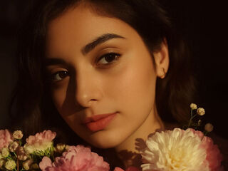 naughty camgirl masturbating with dildo ZaylaAmin